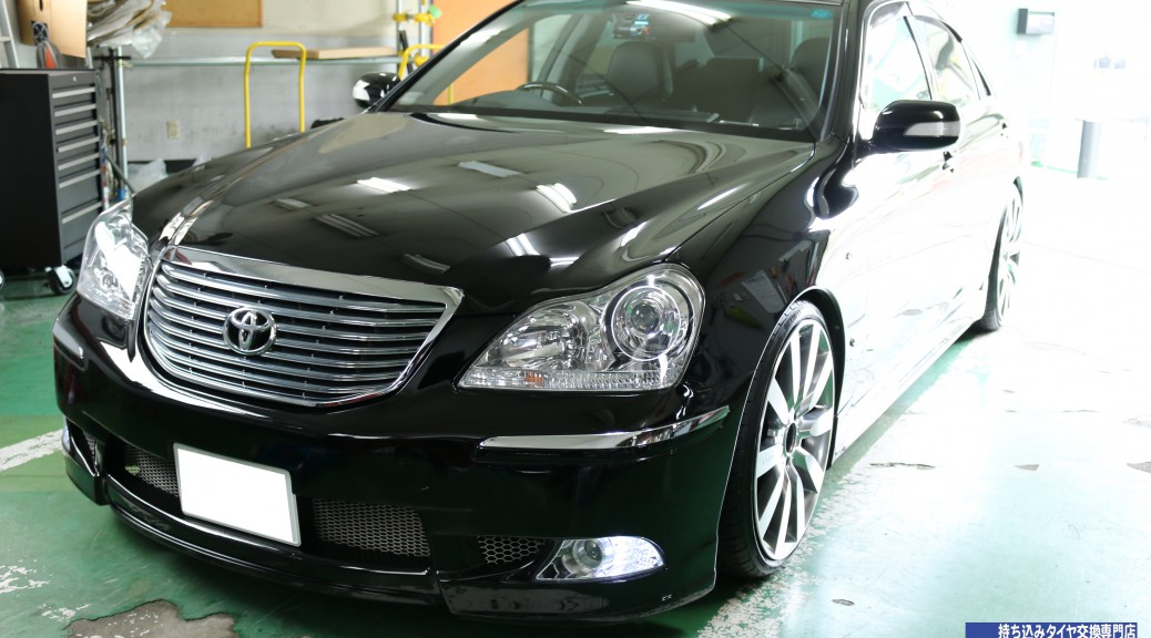 TOYOTA　クラウンマジェスタ　18