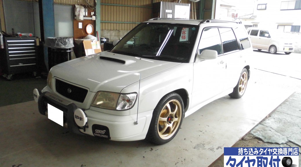 SUBARU　フォレスター　SF