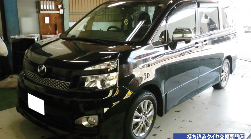 TOYOTA　VOXY　ZRR70