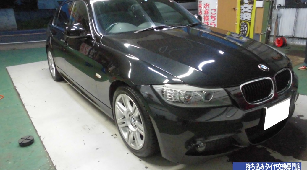 BMW　320i　E90