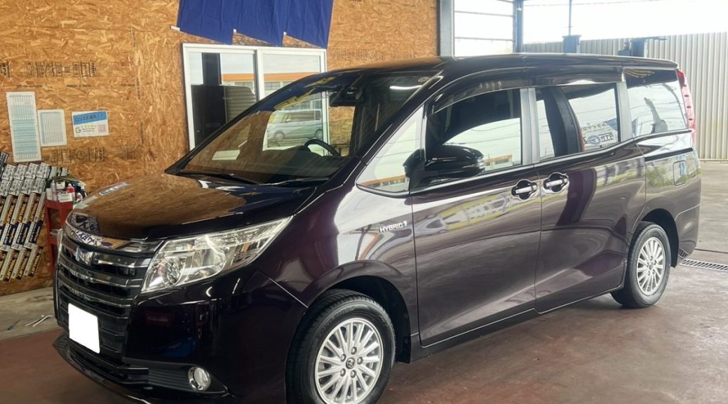 TOYOTA　ノア