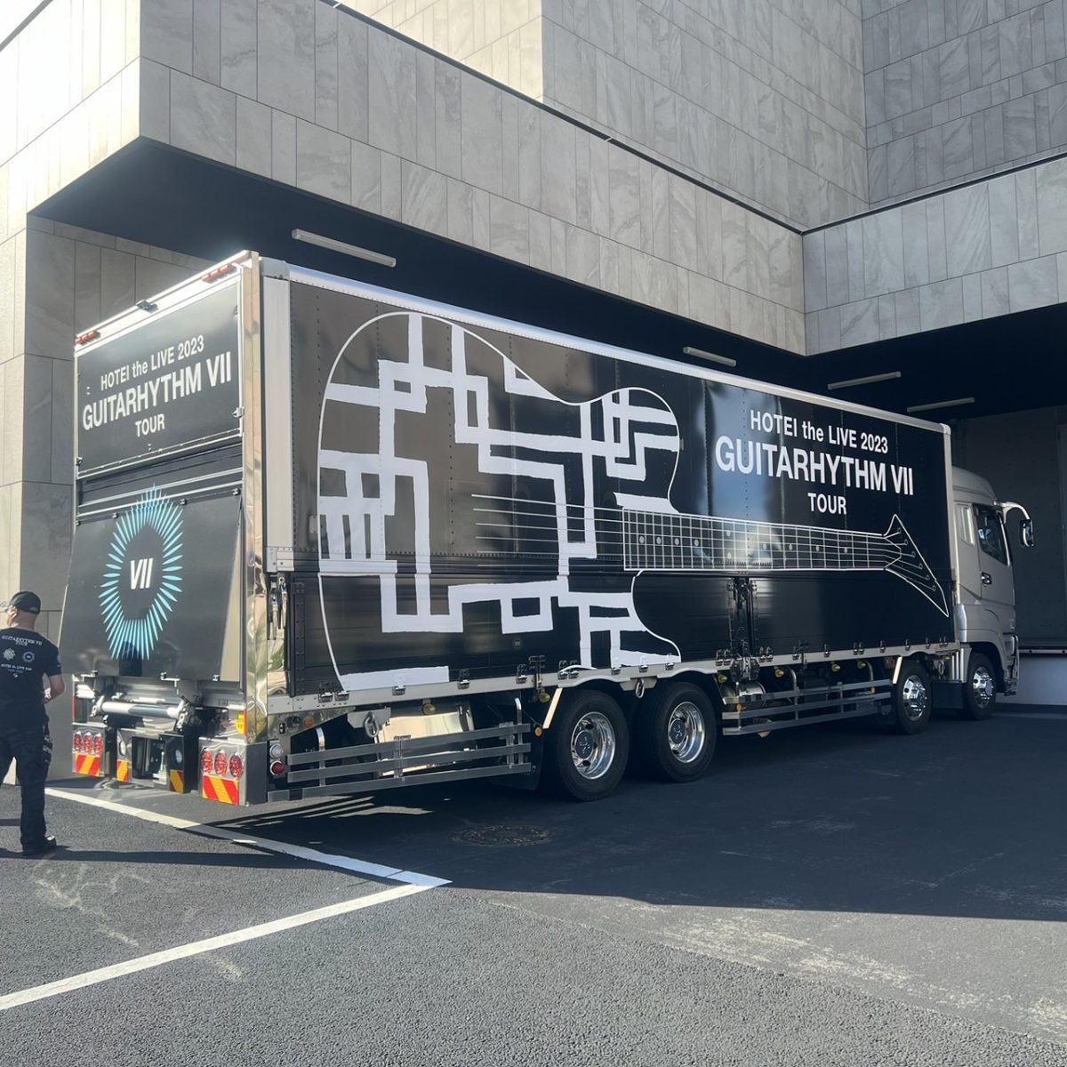 布袋寅泰 GUITARHYTHM Ⅶ TOUR | タイヤ取付どっとこむ