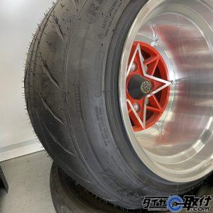 引っ張りタイヤ