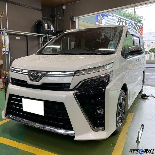 TOYOTA　VOXY