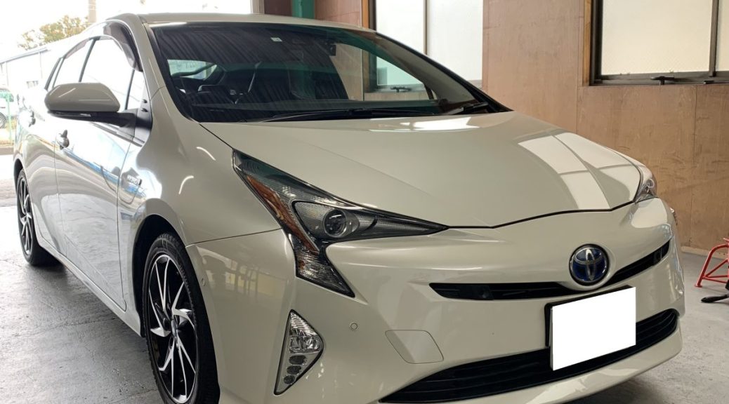 TOYOTA　プリウス