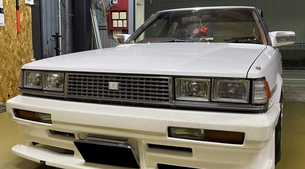 TOYOTA　クレスタ