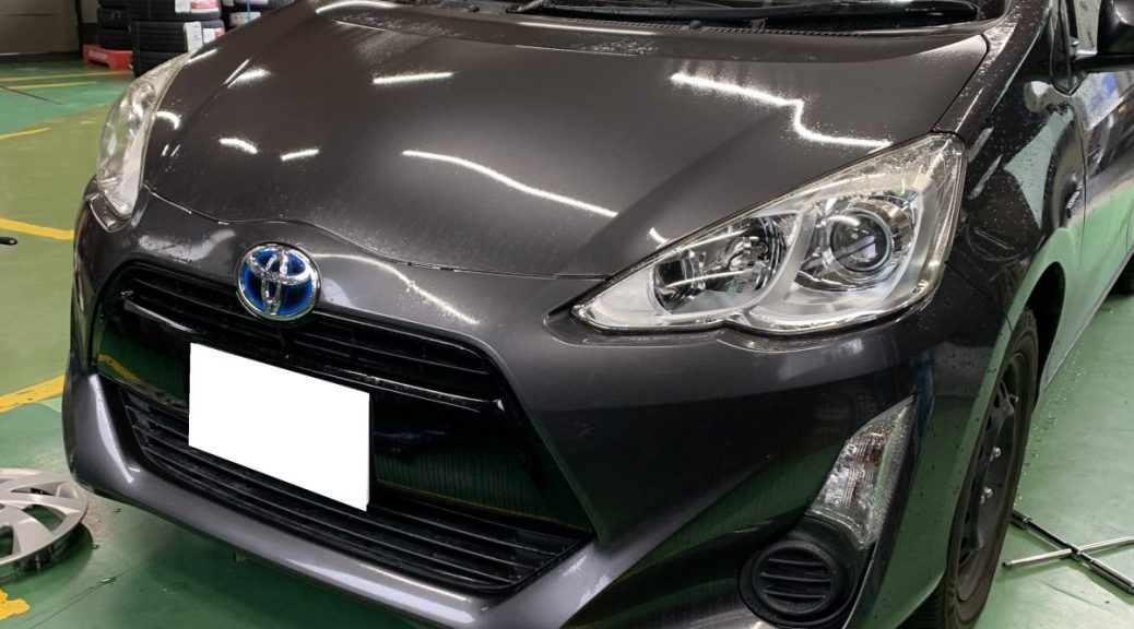 TOYOTA　アクア