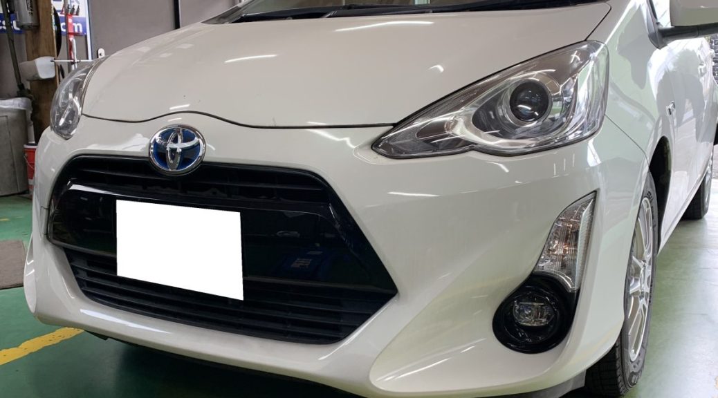 TOYOTA　アクア