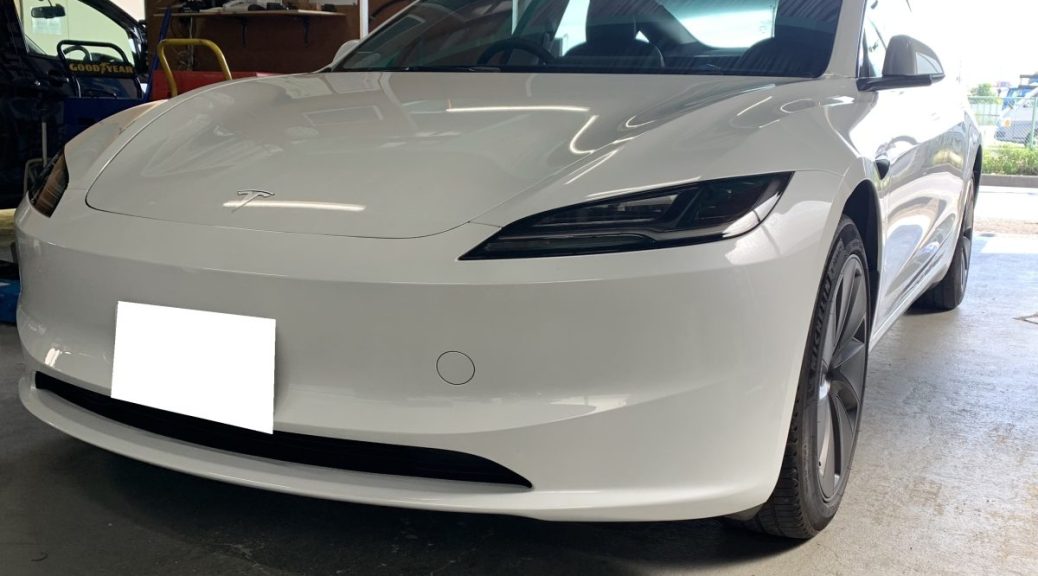 TESLA　モデル3