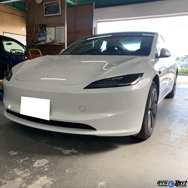 TESLA　モデル3