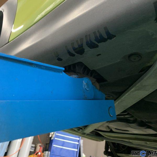 ジャッキポイント リア