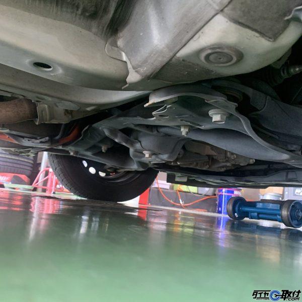 ジャッキポイント フロント