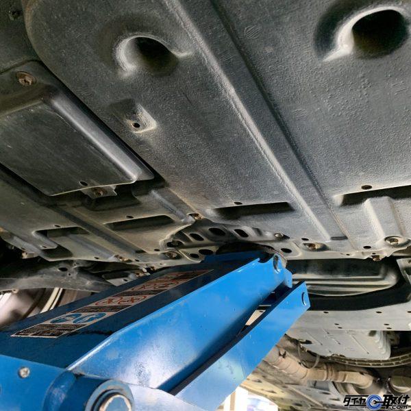 ジャッキポイント フロント