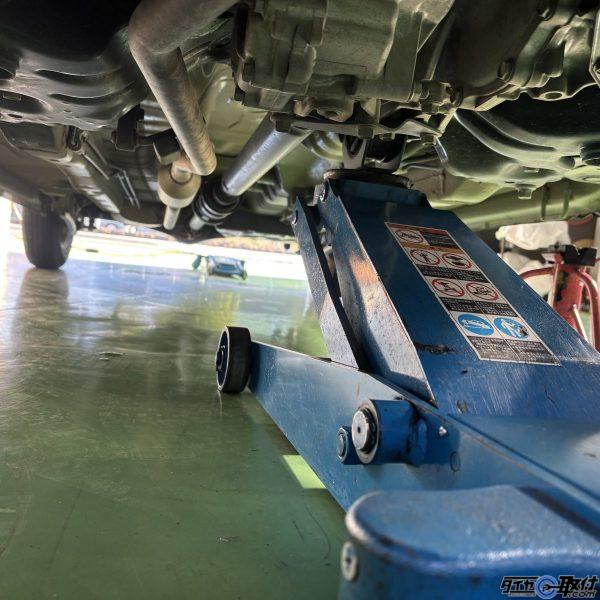 ジャッキポイント　フロント